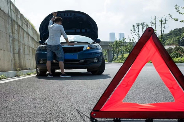 24小时汽车高速道路救援_高速救援多少_高速救援小轿车收费标准